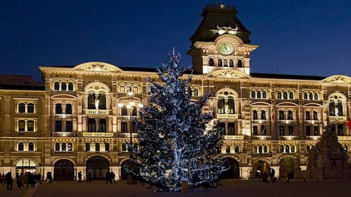 Trieste Natale.Natale Serracchiani Triste Vandalismo Contro Presepi Teleantenna It